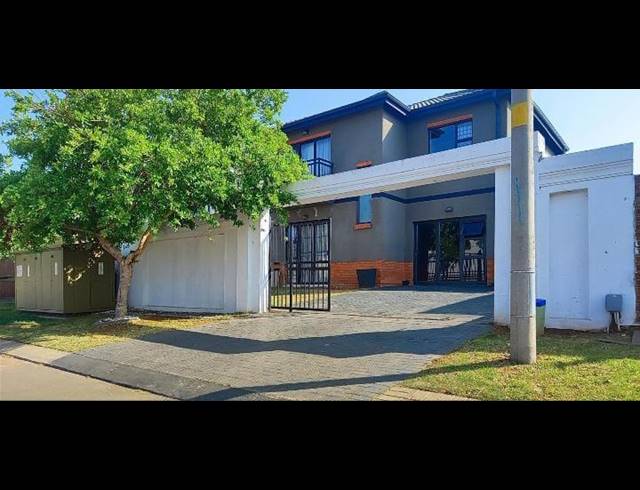 4 BEDROOM HOUSE FOR SALE IN ALBERTSDAL